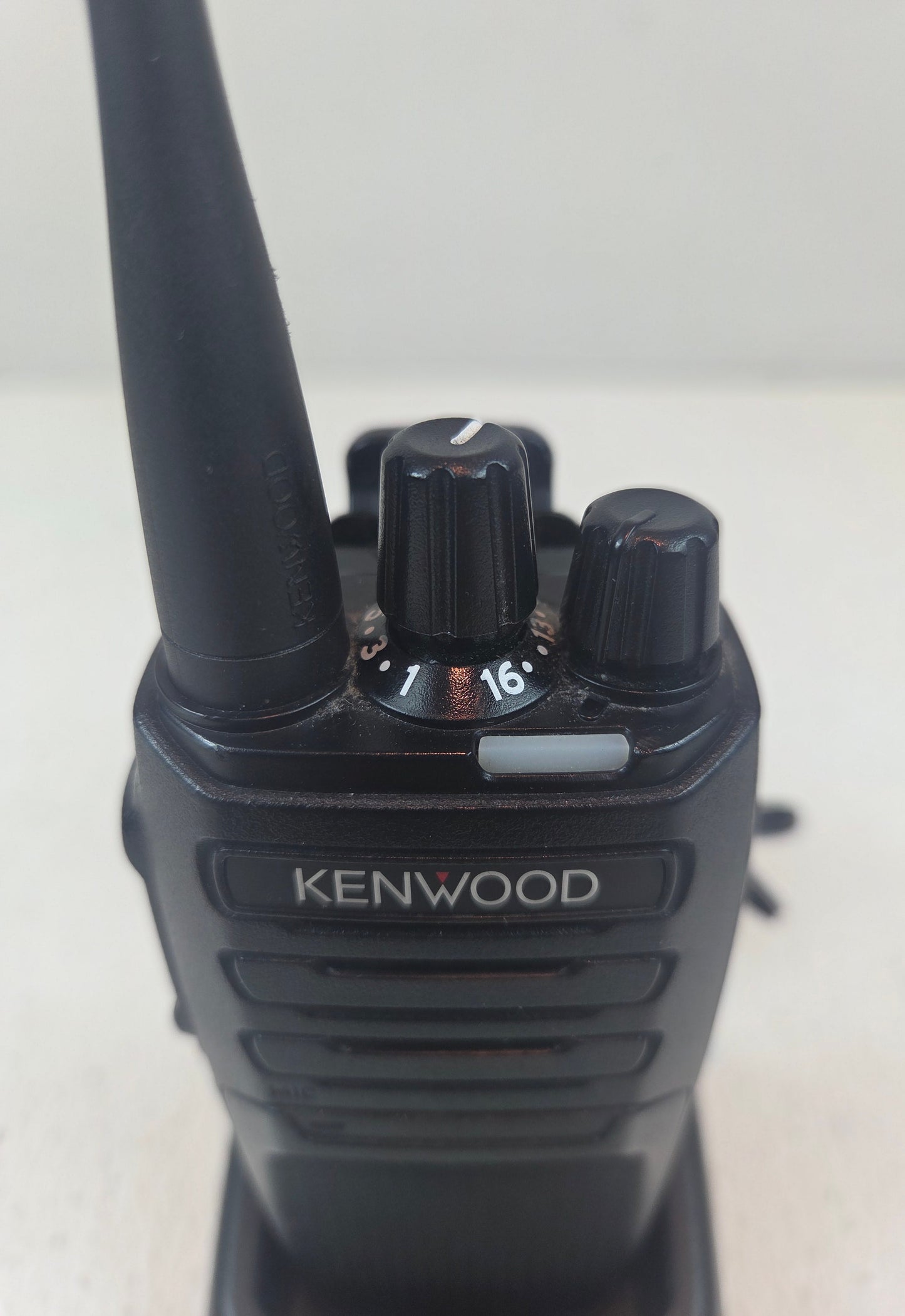 Kenwood Portable NX-1300DU-K UHF 450-520 Mhz 64ch 5W