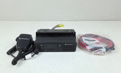 Motorola Mobile CM200D VHF 136-174 Mhz 16ch 25W Analog