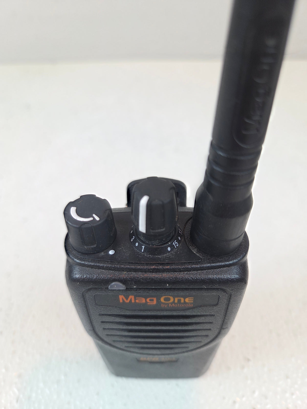 Motorola Portable BPR40D UHF 403-470 Mhz 16ch 4W
