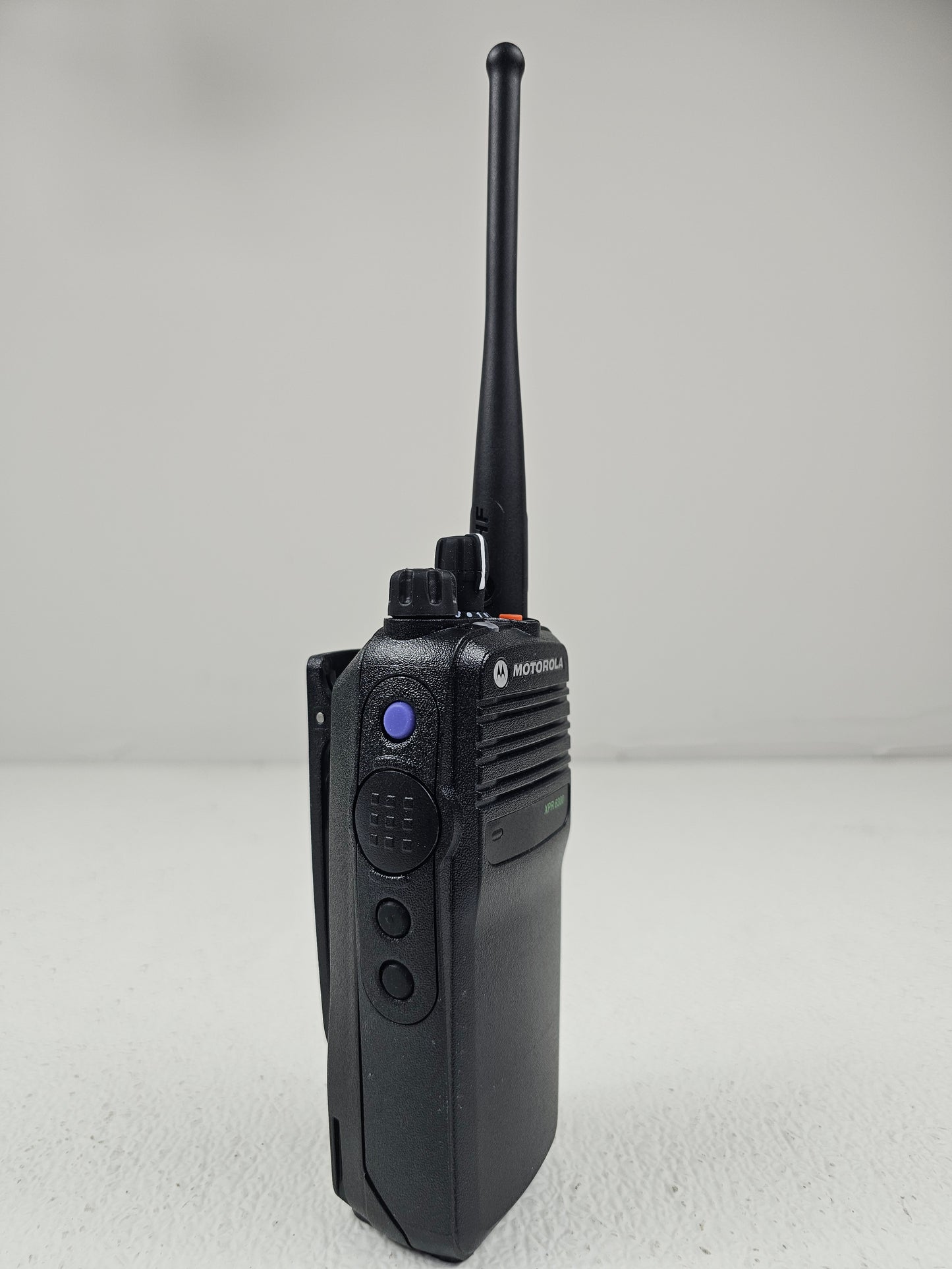 Motorola Portable XPR6300 UHF 403-470 32ch 4W