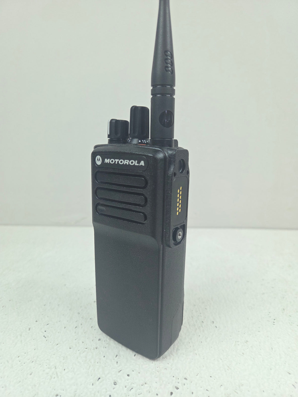 Motorola Portable XPR7380e 800/900 806-941 Mhz 32ch 2.5W Capable