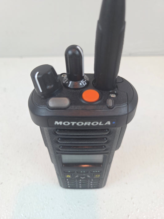 Motorola Portable APX4000 900 896-940 MHz 512ch 2.5W M3 Dual