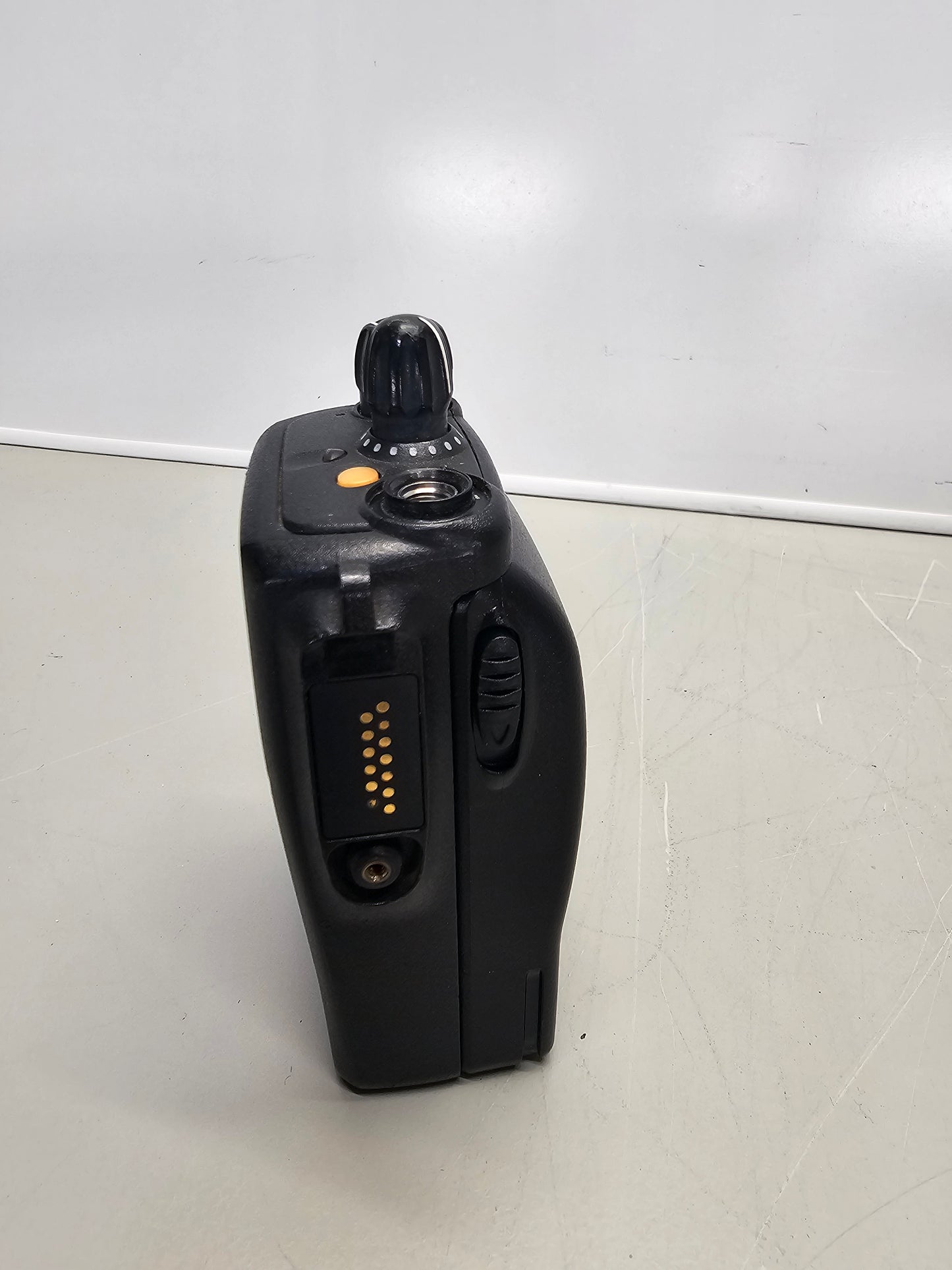 Motorola Portable EX560 XLS VHF 136-174 Mhz 160ch 5W
