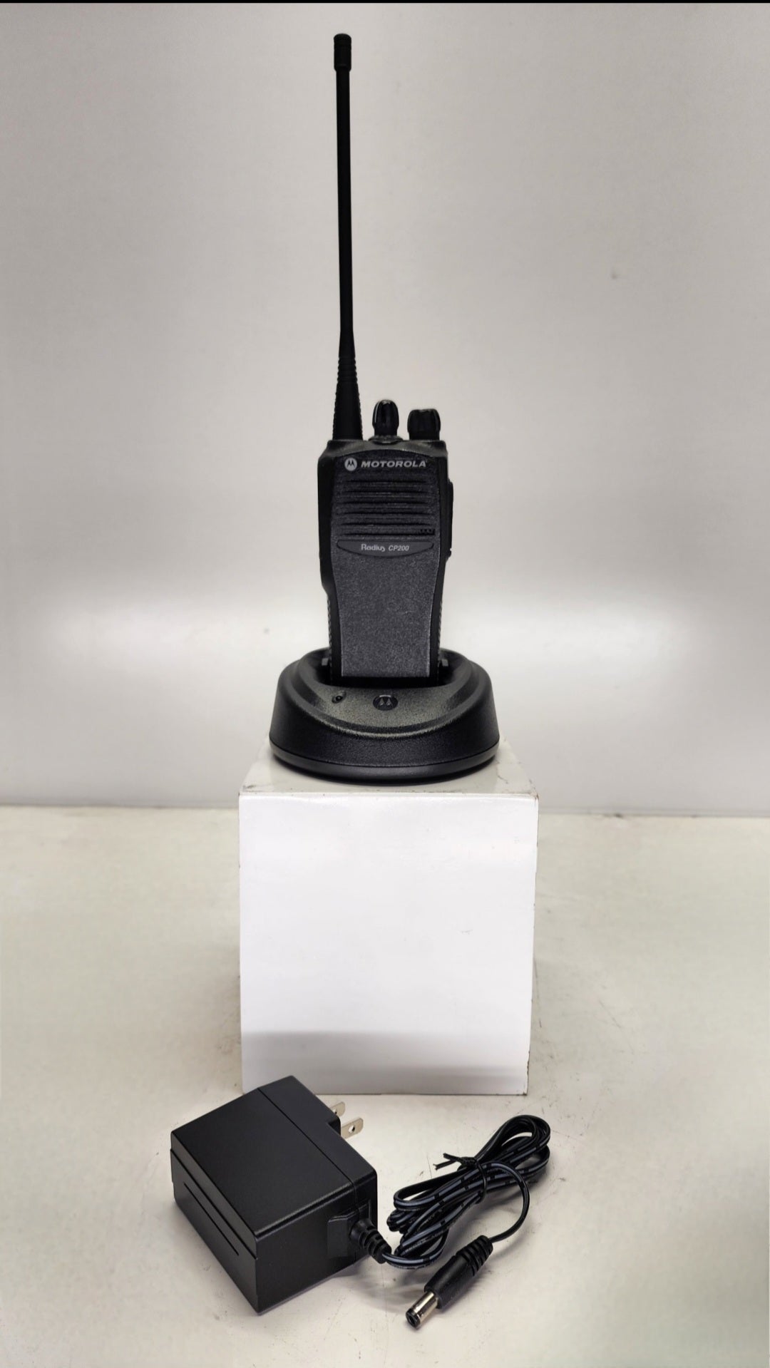 Motorola CP200 UHF 438-470 MHz 4 Channel 4 Watt (Complete Kit)